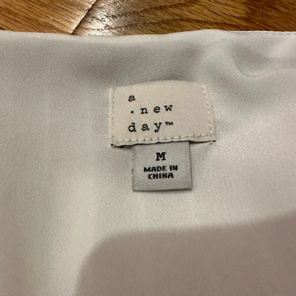 White tank top - Picture 6 of 6